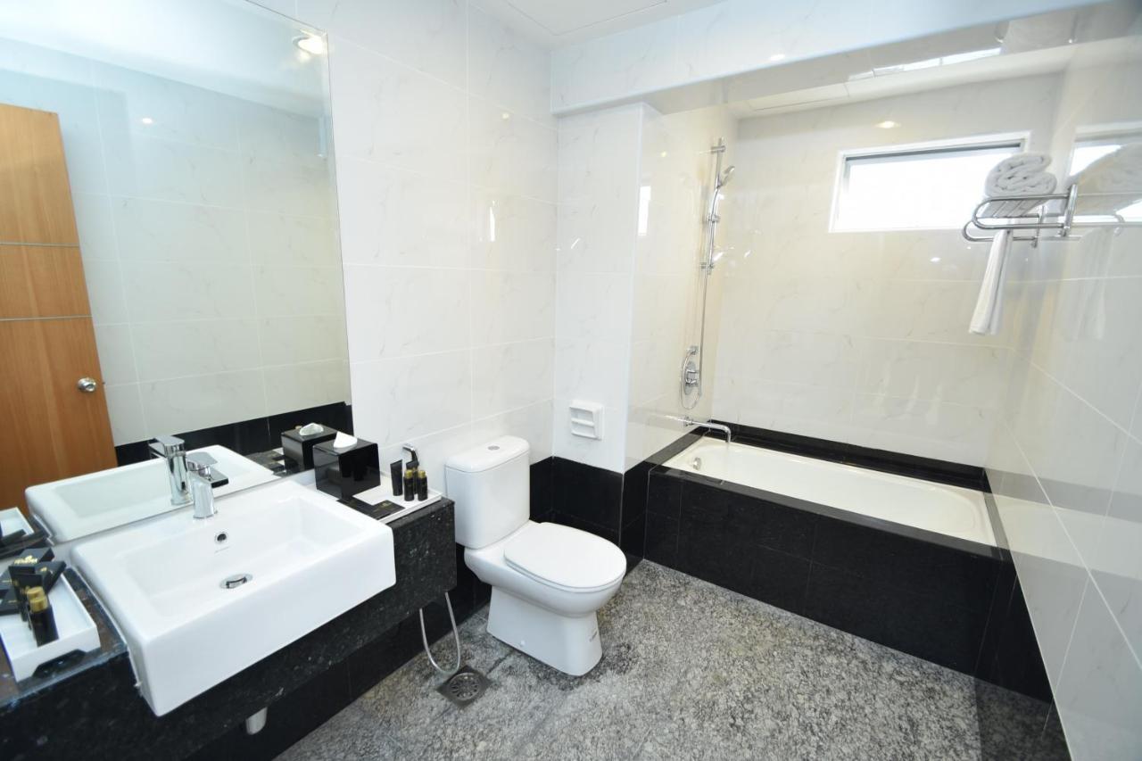 特纳拉酒店 班吉 外观 照片 A modern bathroom
